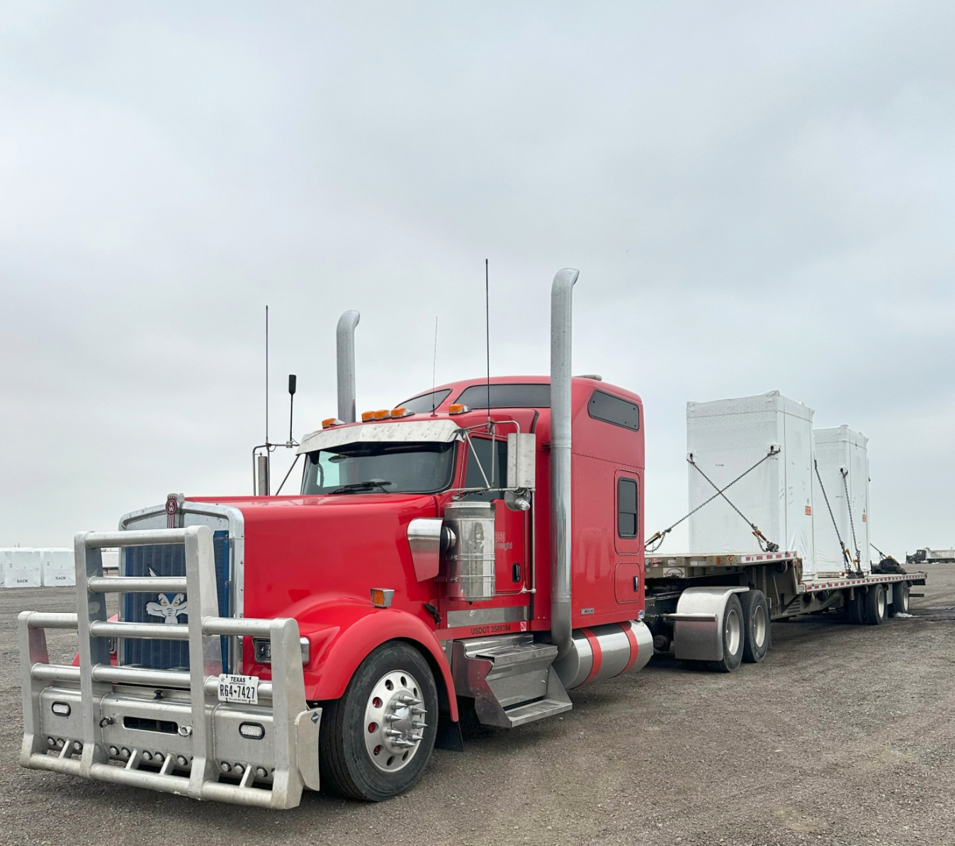 Semi pulling a stepdeck trailer Stepdeck Semi Trailer
